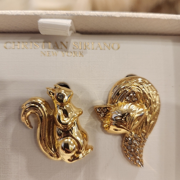 Christian Siriano Jewelry - NEW Christian Siriano Set of 2 Gold Animal Brooches